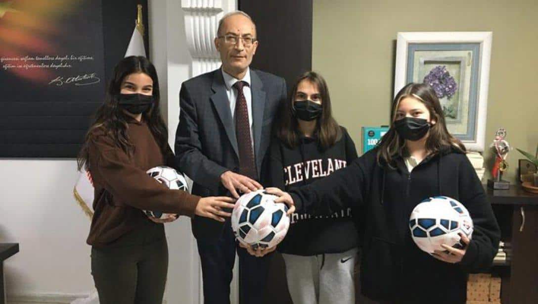 Atatürk Ortaokulu Küçük Kız Voleybol Takımı İl Birincisi Oldu