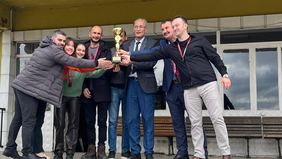 Öğretmenler Kupası'nda Kupa ve Madalyalar Sahiplerini Buldu