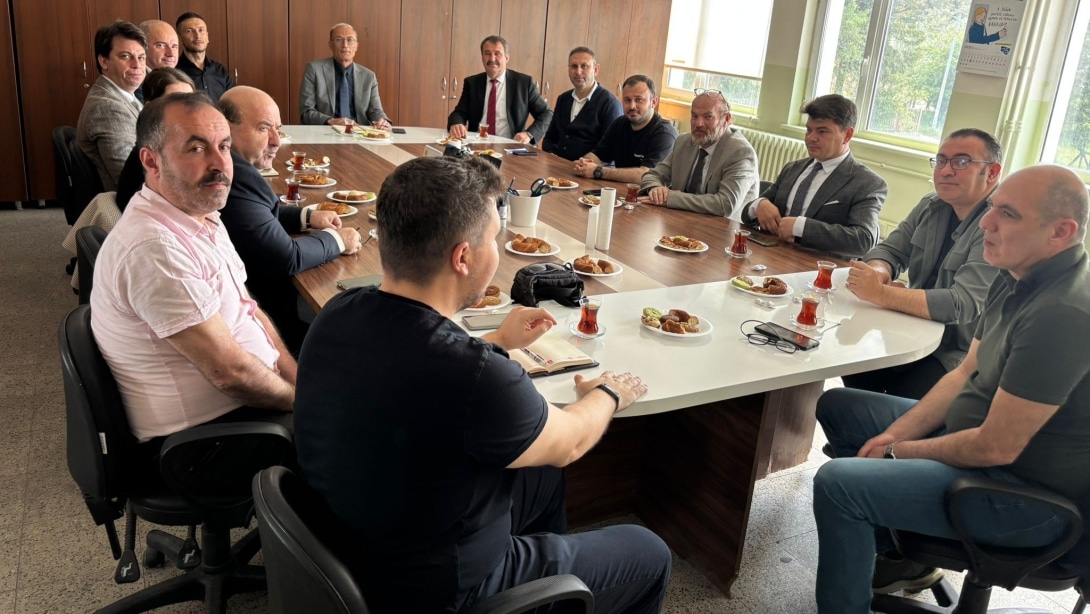 İlçe Milli Eğitim Müdürü Recep AKDEMİR Başkanlığında Değerlendirme Toplantısı Gerçekleştirildi